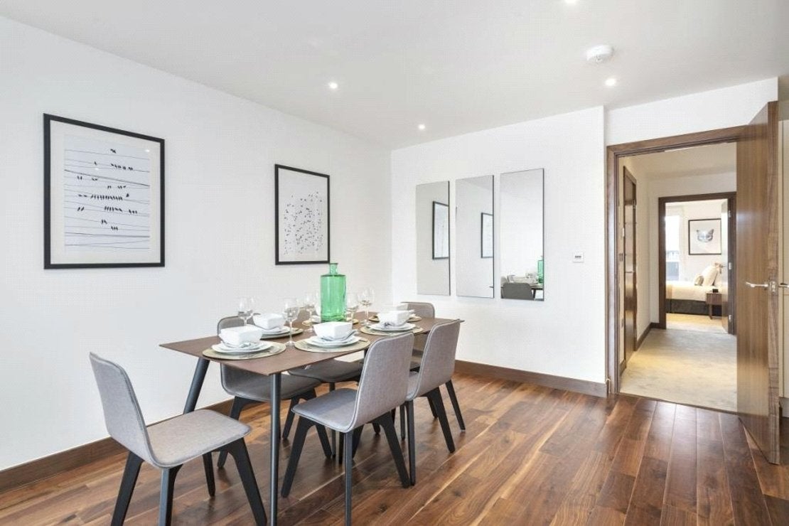 Flat Maygrove Road in Greater London