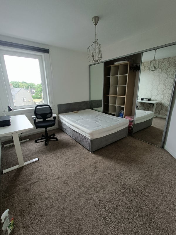 Room Stenhouse Avenue West in City of Edinburgh