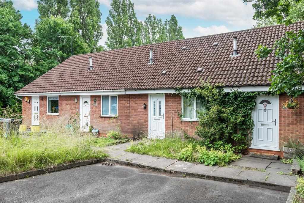 Flat Raddlebarn Farm Drive in Birmingham