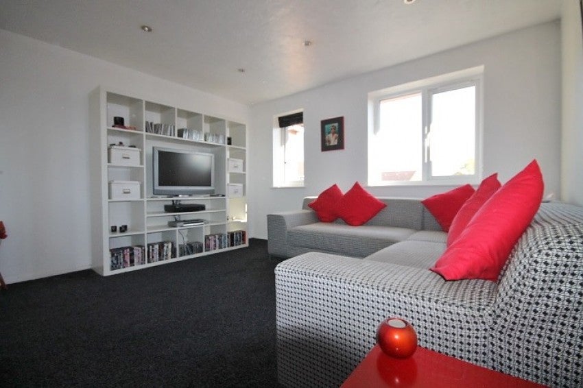Flat Redford Close in Greater London
