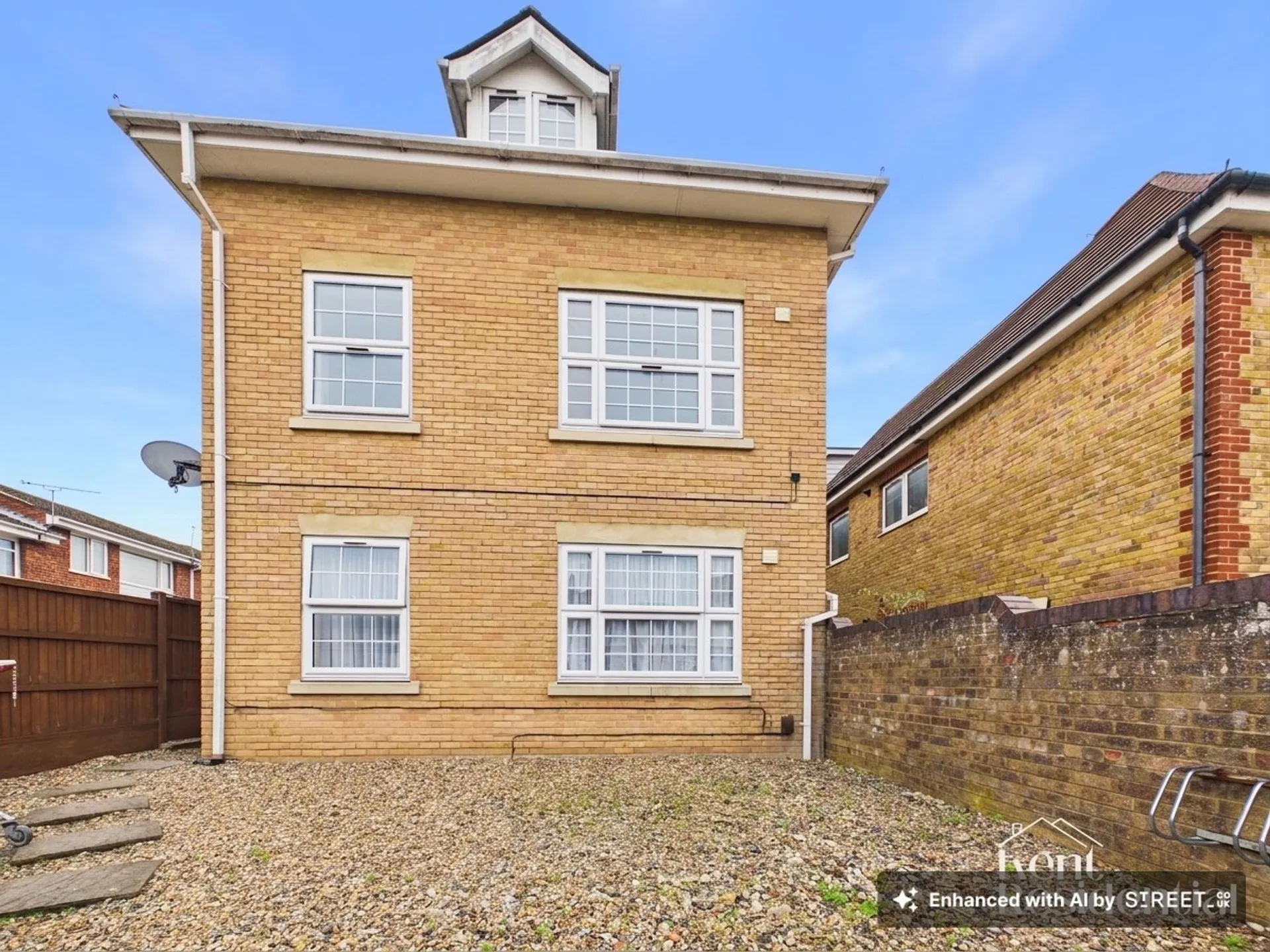 Flat Lavender Court in Borough of Swale