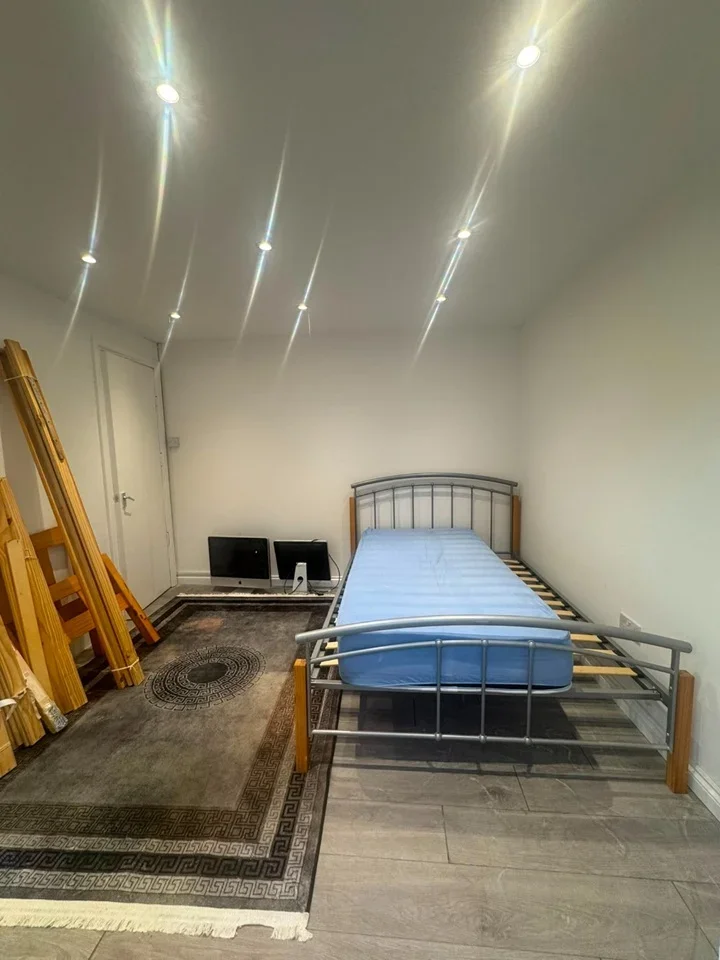 Room Roman Road in Greater London