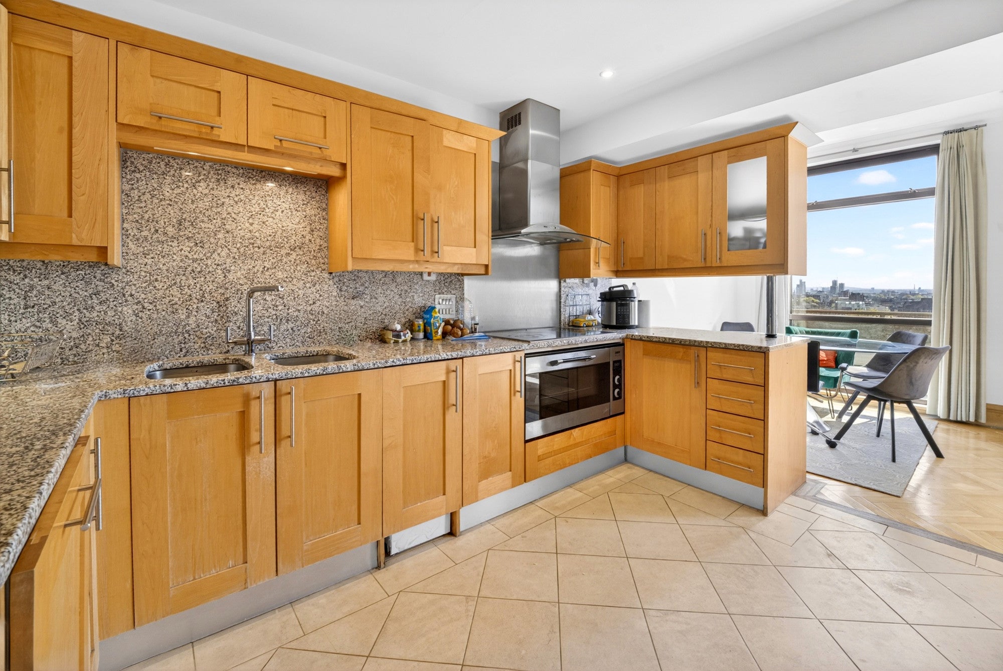 Flat Hatfields in Greater London