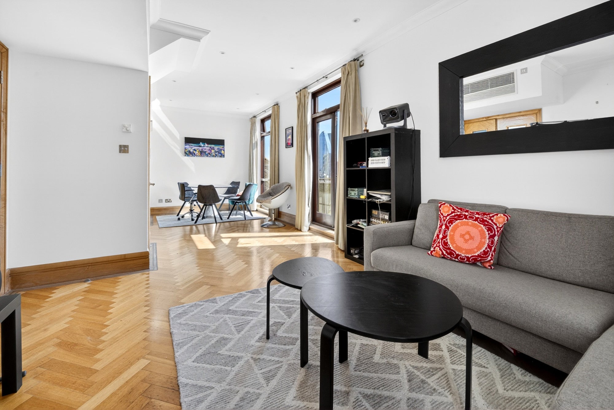 Flat Hatfields in Greater London