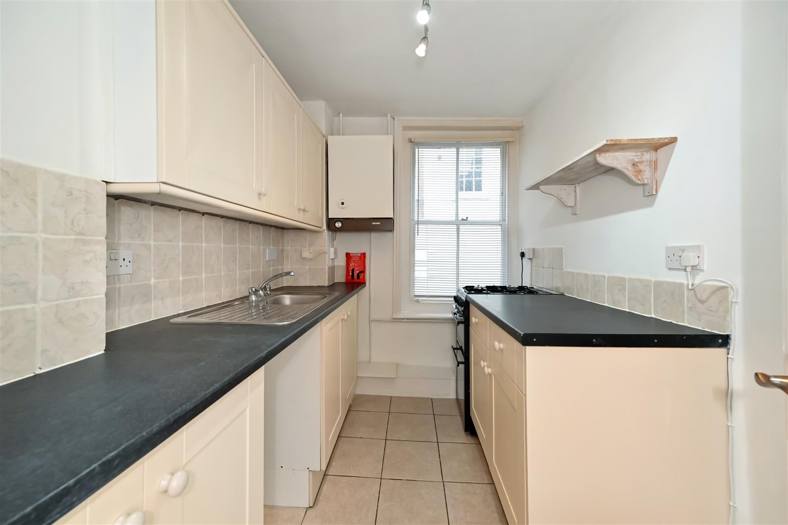 Flat Tarrant Street in Arun