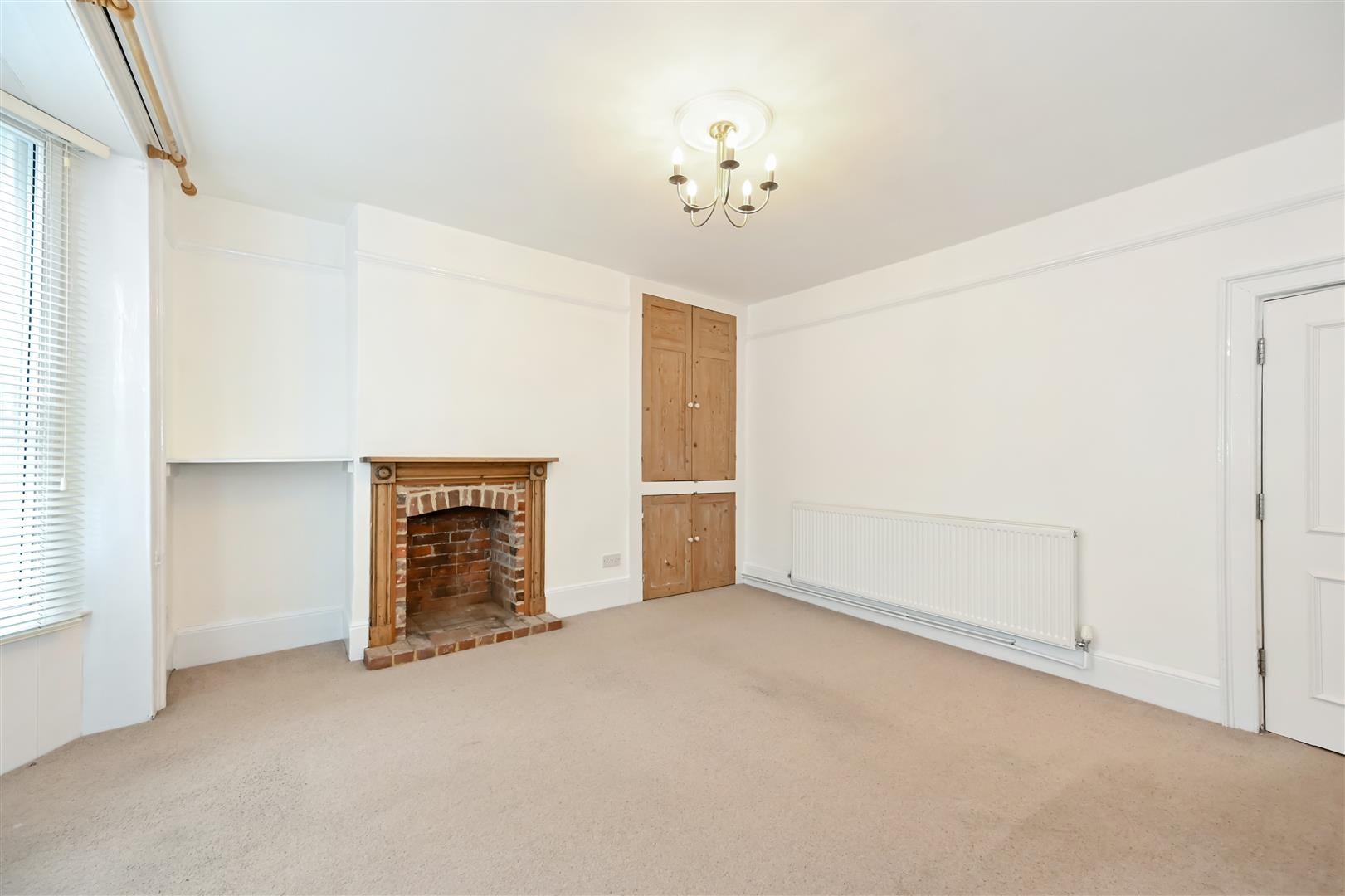 Flat Tarrant Street in Arun
