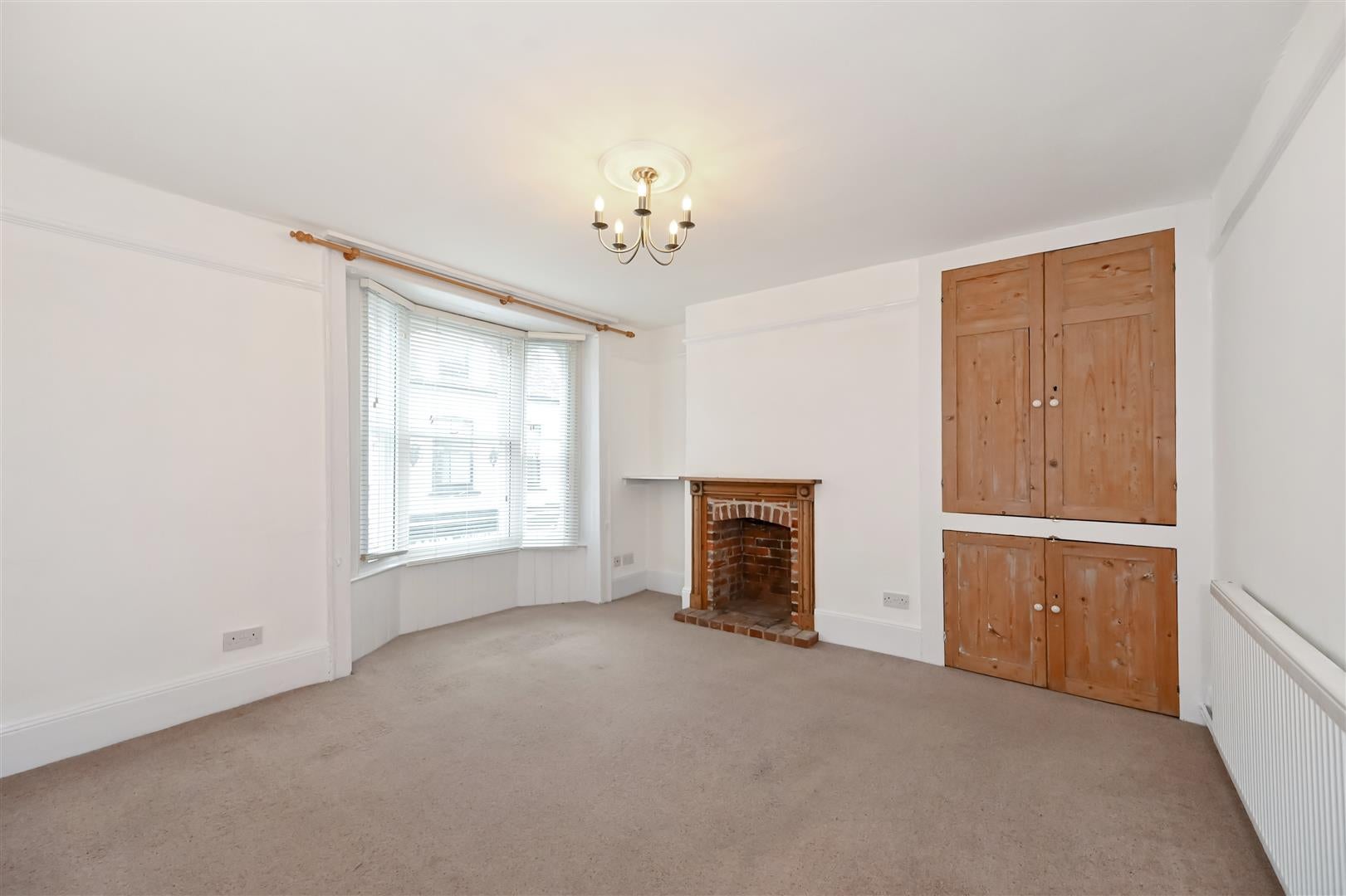 Flat Tarrant Street in Arun