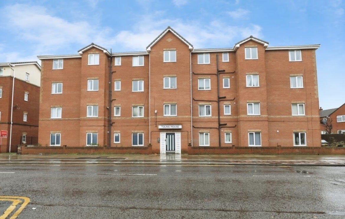 Flat Vauxhall Road in Liverpool