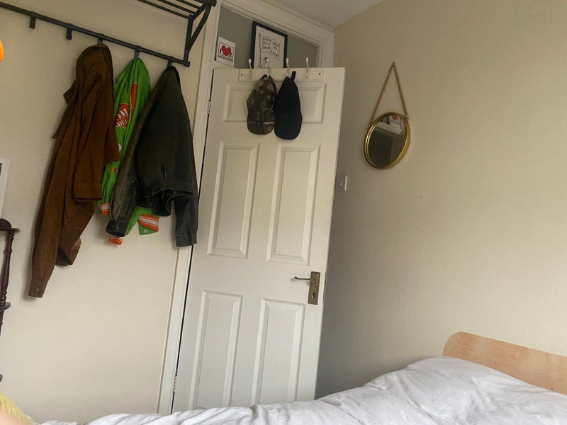 Room Sanderstead Road in Greater London