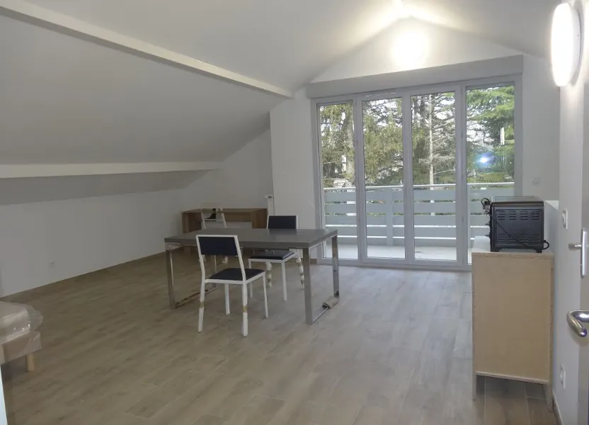 Chambre Impasse Marie-Antoinette à Saint-Genis-Laval