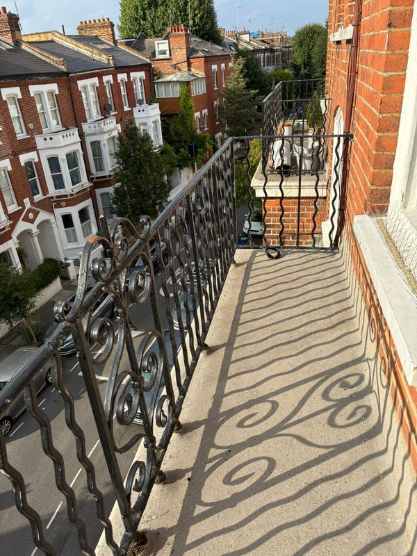Room Aynhoe Road in Greater London