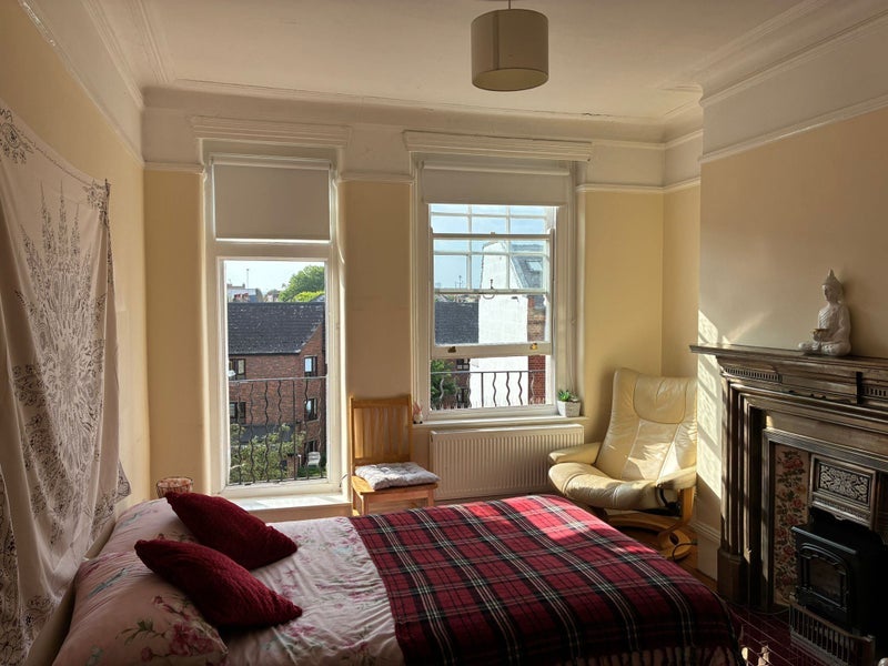 Room Aynhoe Road in Greater London