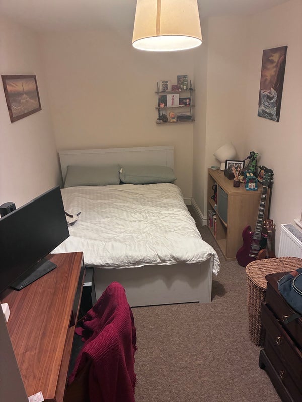 Room Beauley Road in Bristol