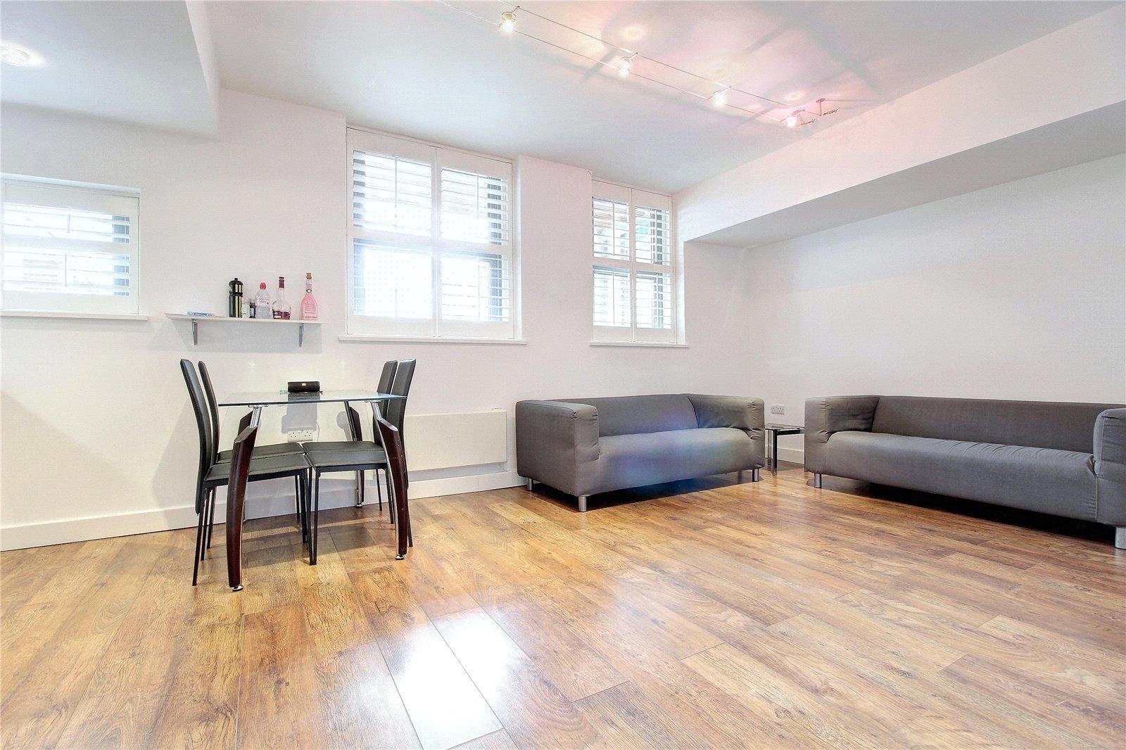 Flat Boleyn Road in Greater London