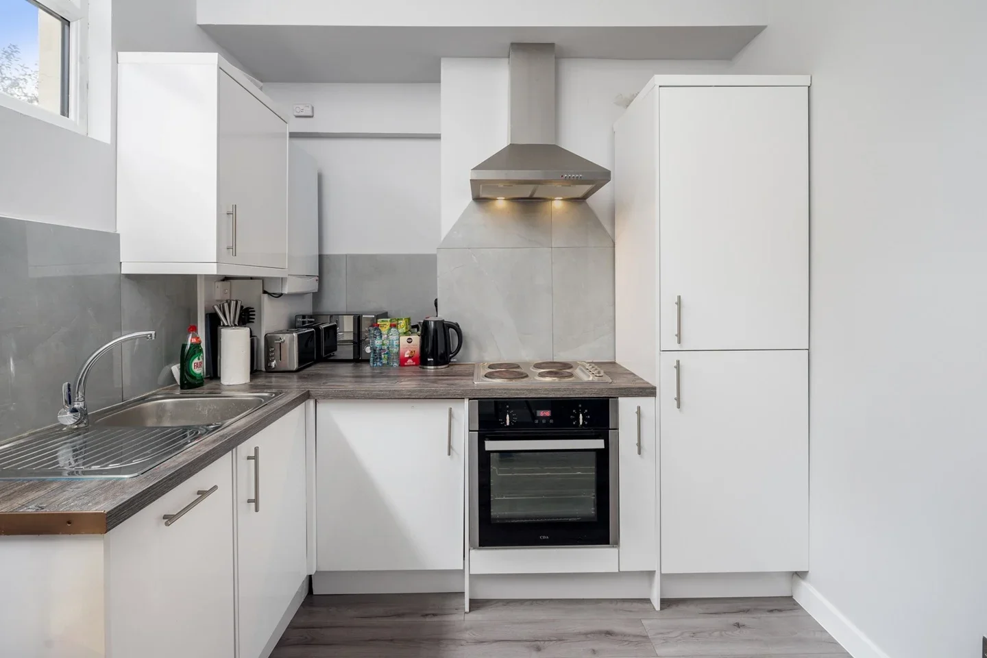 Flat Caedmon Road in Greater London