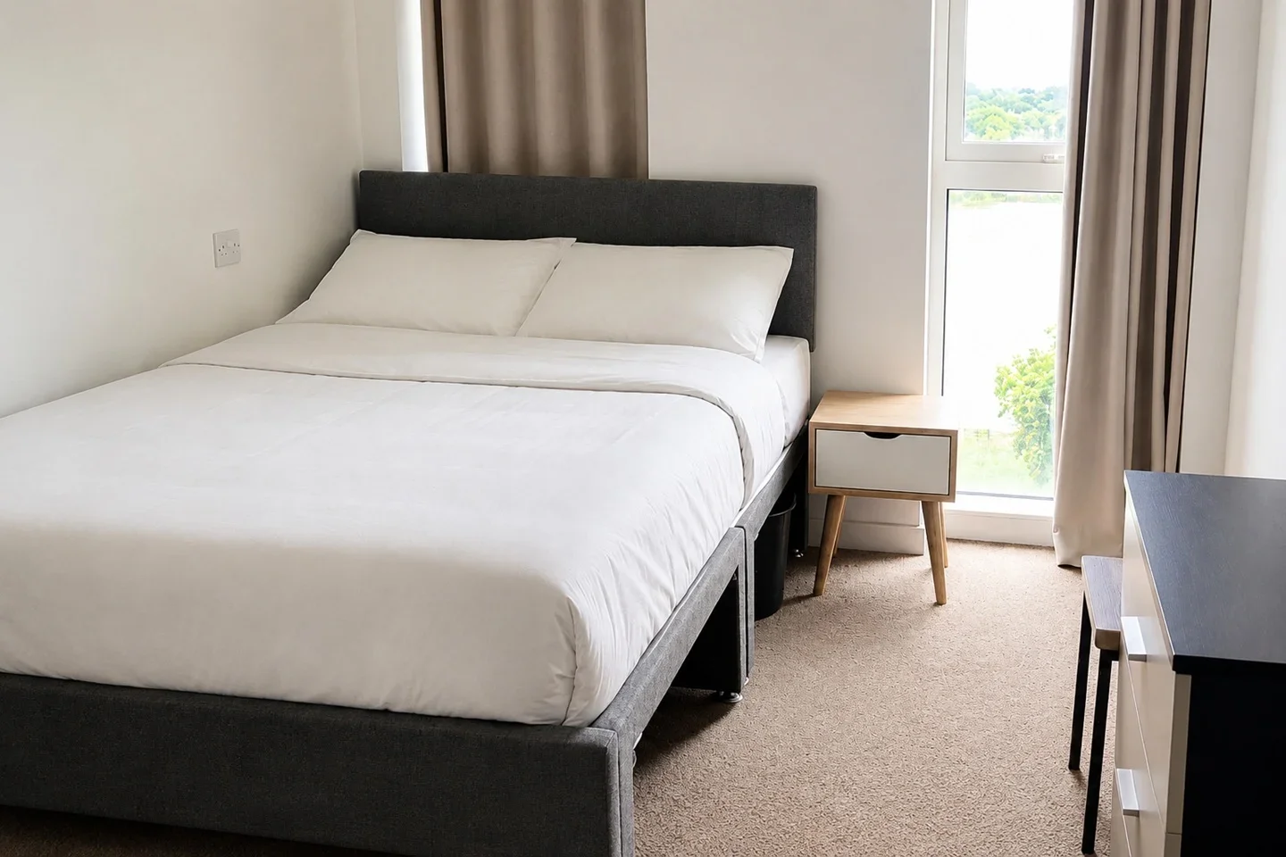 Flat Newnton Close in Greater London