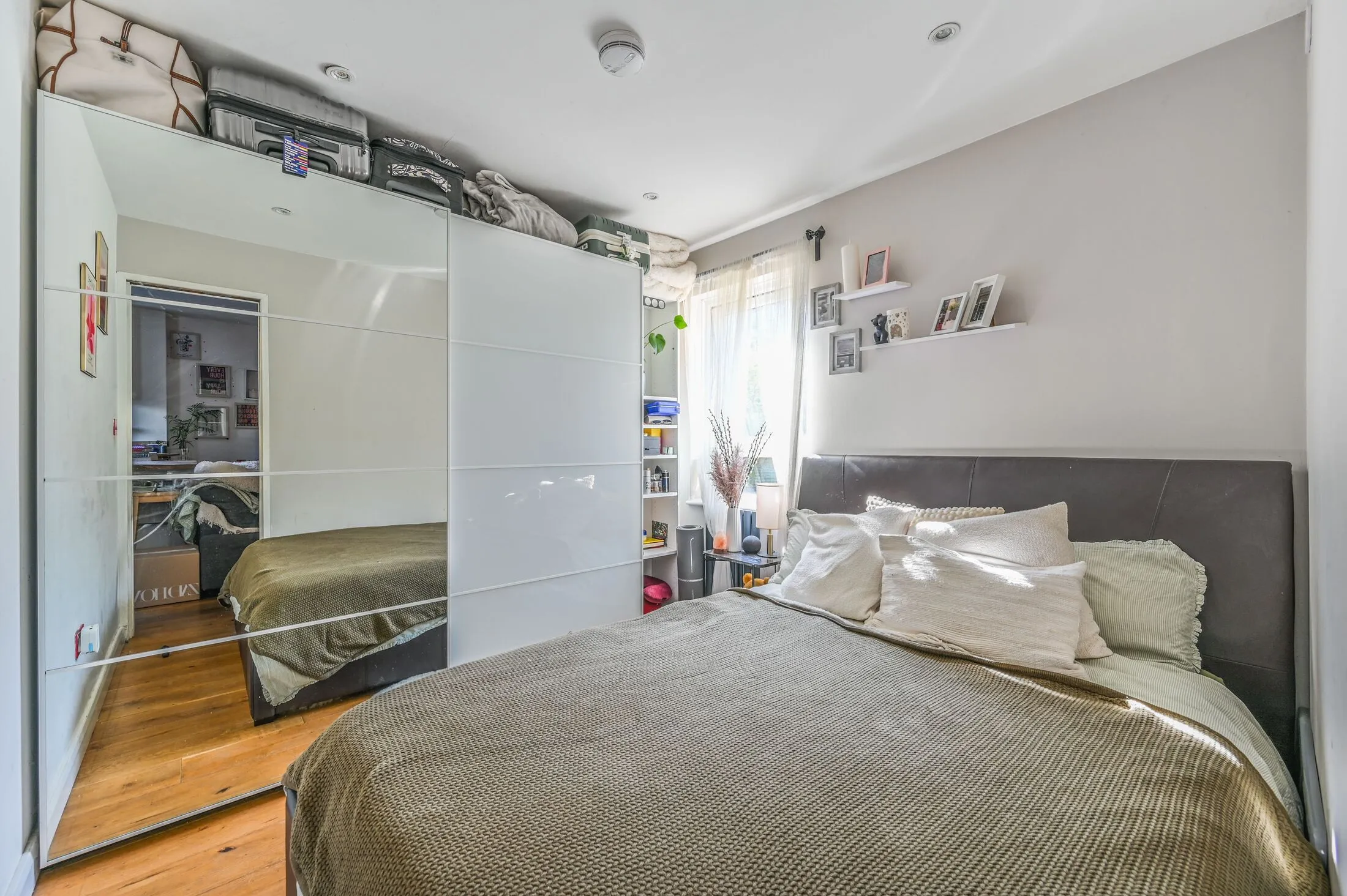 Flat Frederick Road in Greater London