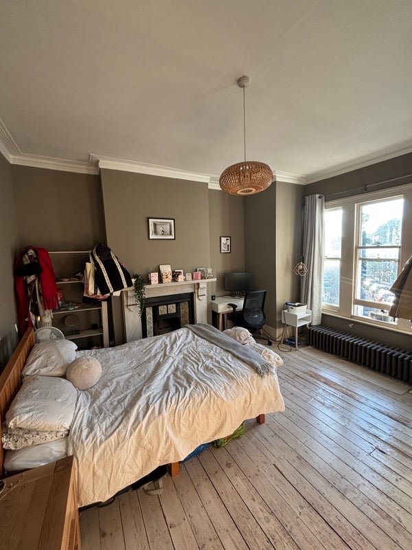 Room Hemberton Road in Greater London