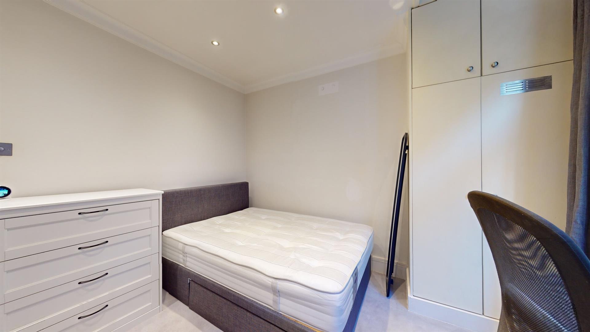 Flat Nevern Square in Greater London