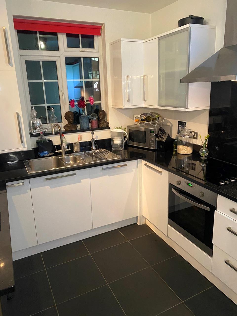 Room Birkenhead Avenue in Greater London