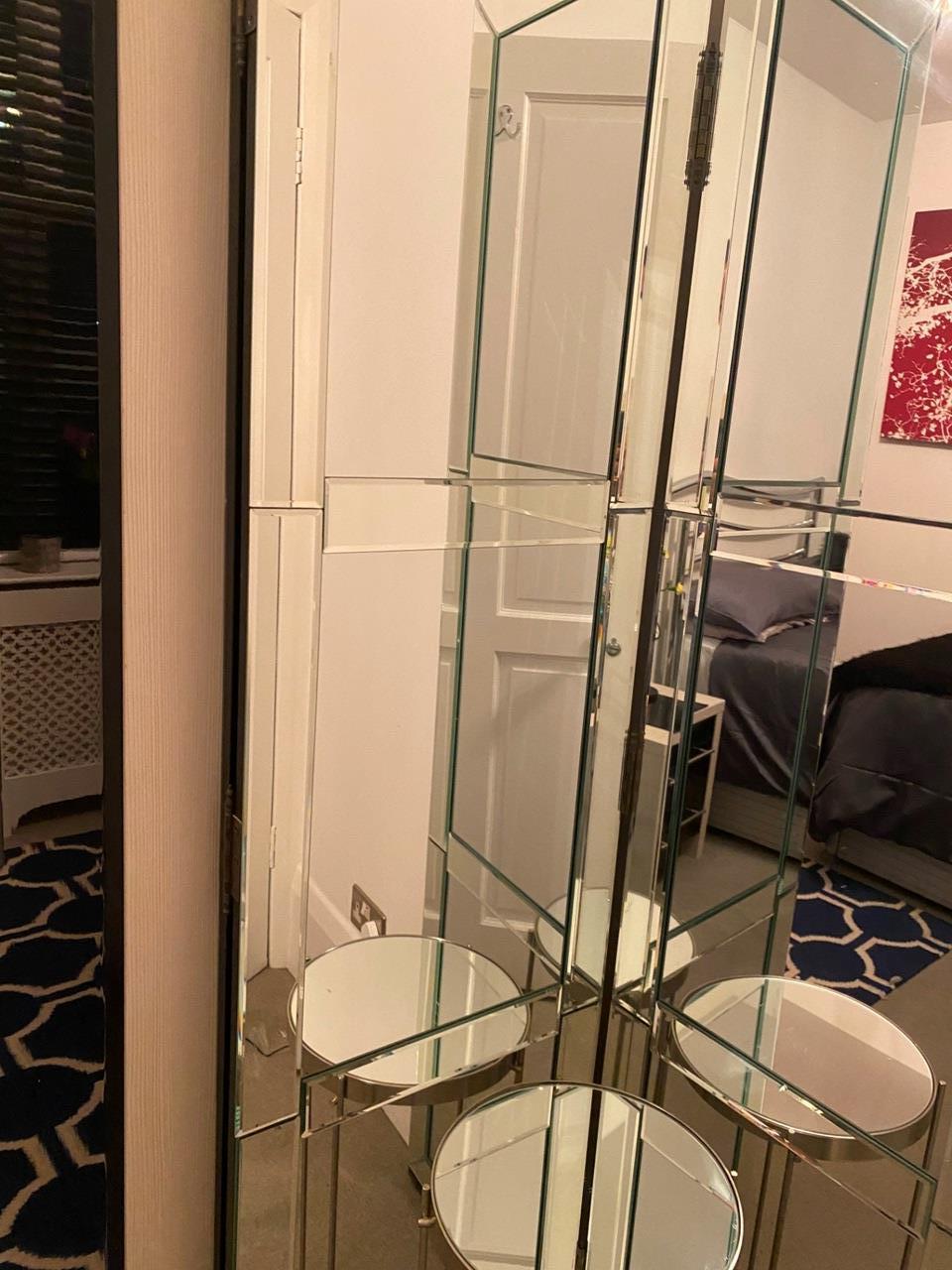 Room Birkenhead Avenue in Greater London