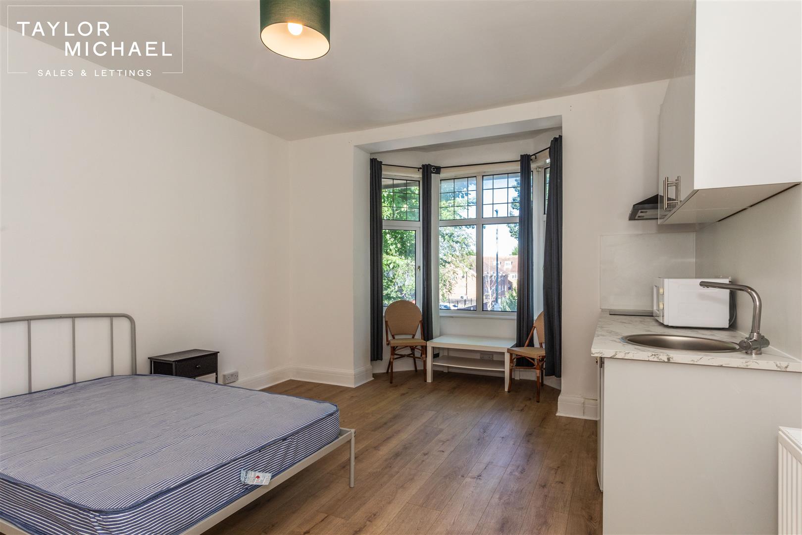 Room Holland Road in Hove