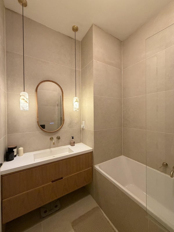 Flat Warwick Road in Greater London