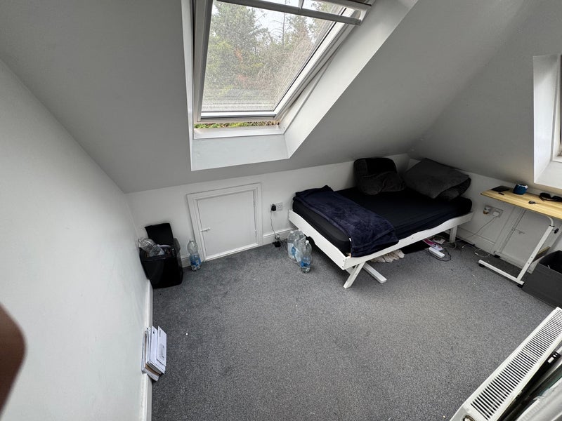Room Roehampton Vale in Greater London