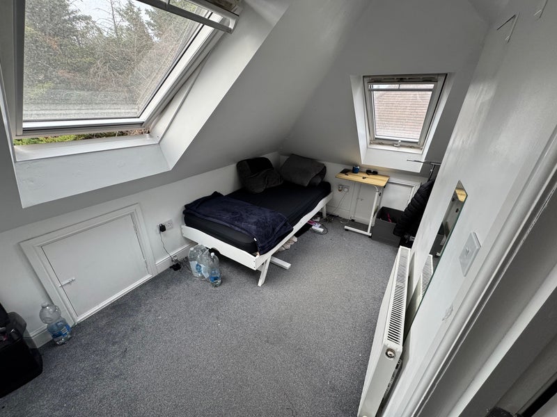 Room Roehampton Vale in Greater London