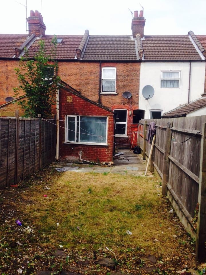 Room Biscot Road in Luton