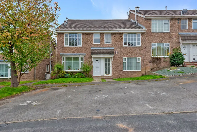Flat Fieldway Rise in Leeds
