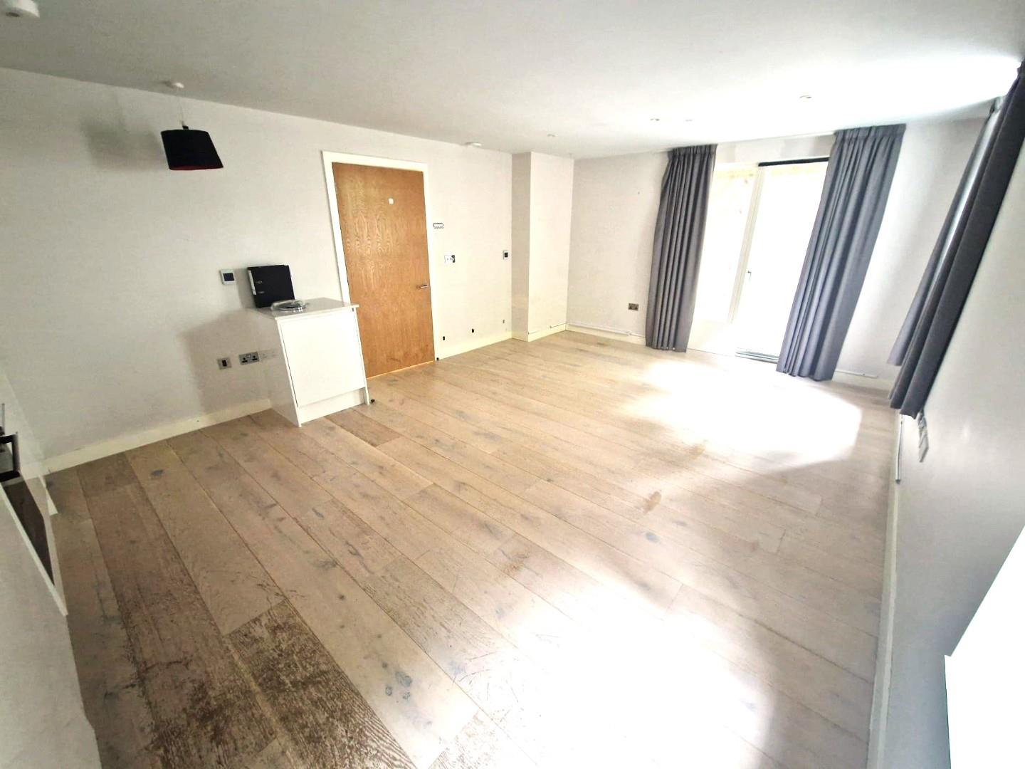 Flat Havannah Street in Greater London