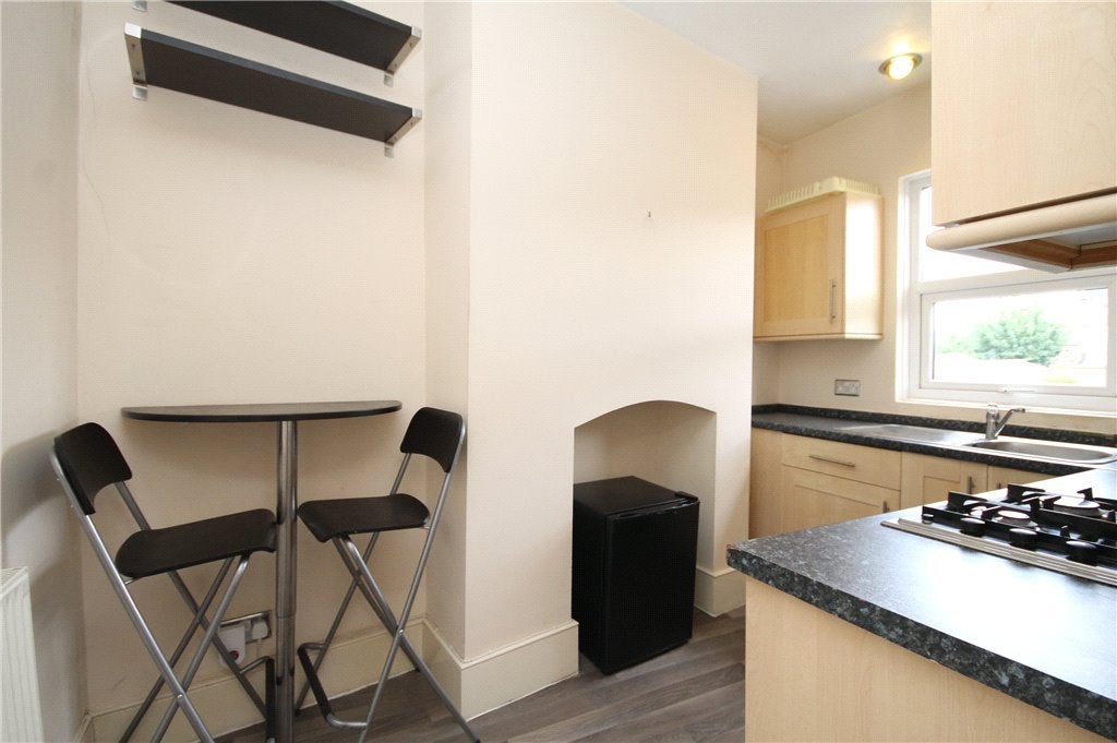 Flat Winfrith Road in Greater London