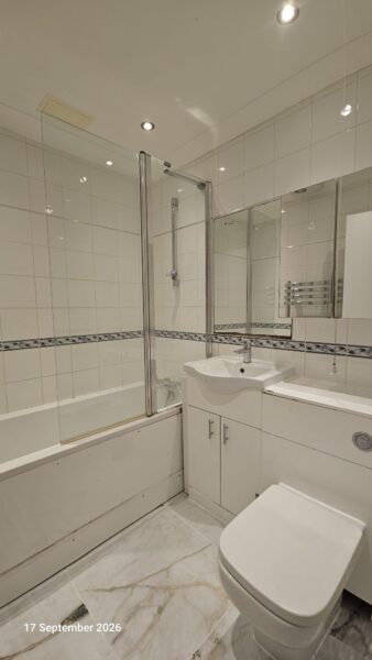 Flat Leeland Terrace in Greater London