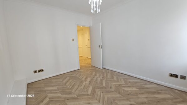 Flat Leeland Terrace in Greater London