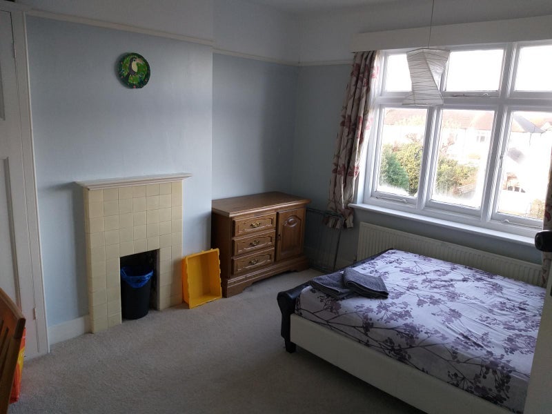 Room Cherry Tree Walk in Greater London