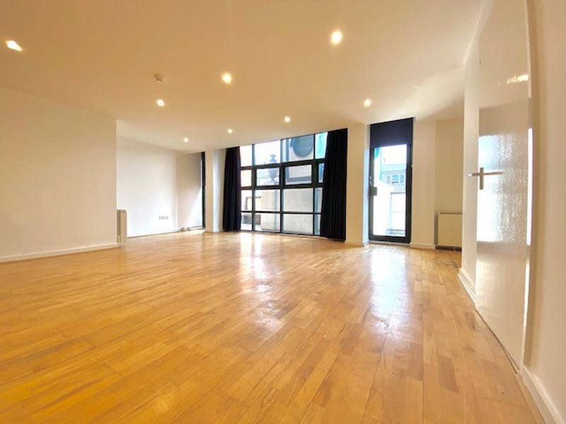 Flat Battersea Rise in Greater London