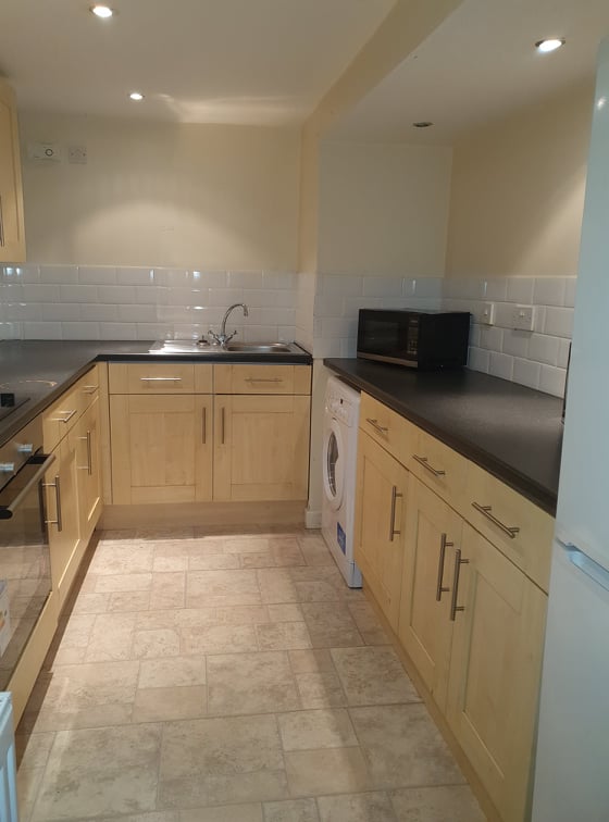 Flat Estcourt Terrace in Leeds