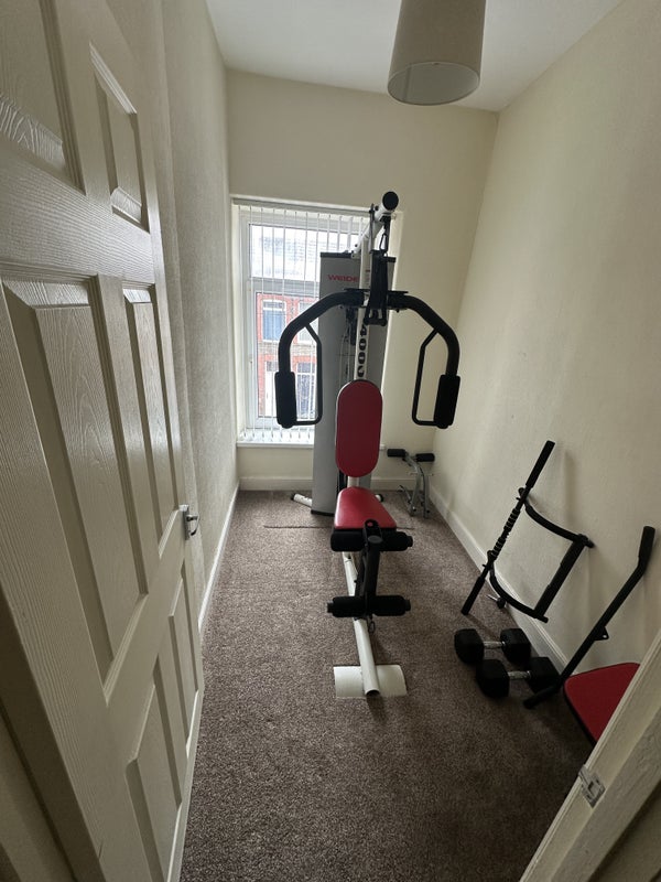 Room King Street in Abertridwr