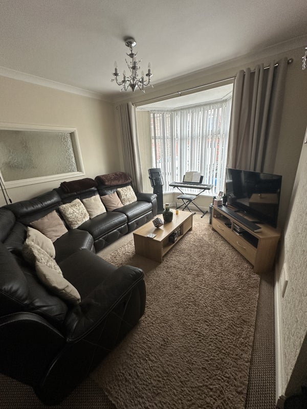 Room King Street in Abertridwr