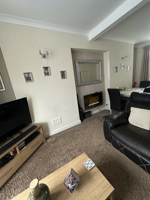 Room King Street in Abertridwr