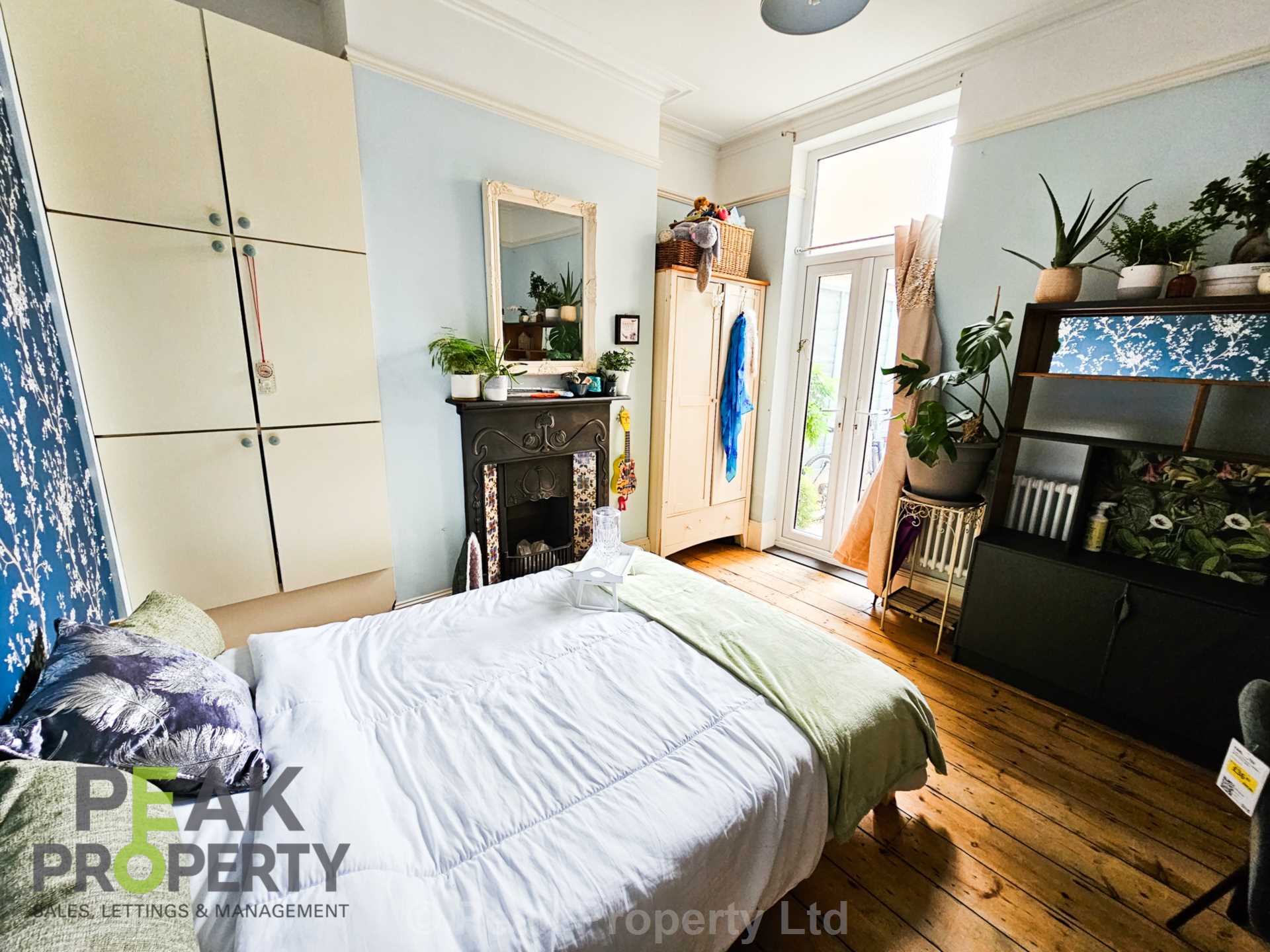 Room Gordon Road in Southend-on-Sea