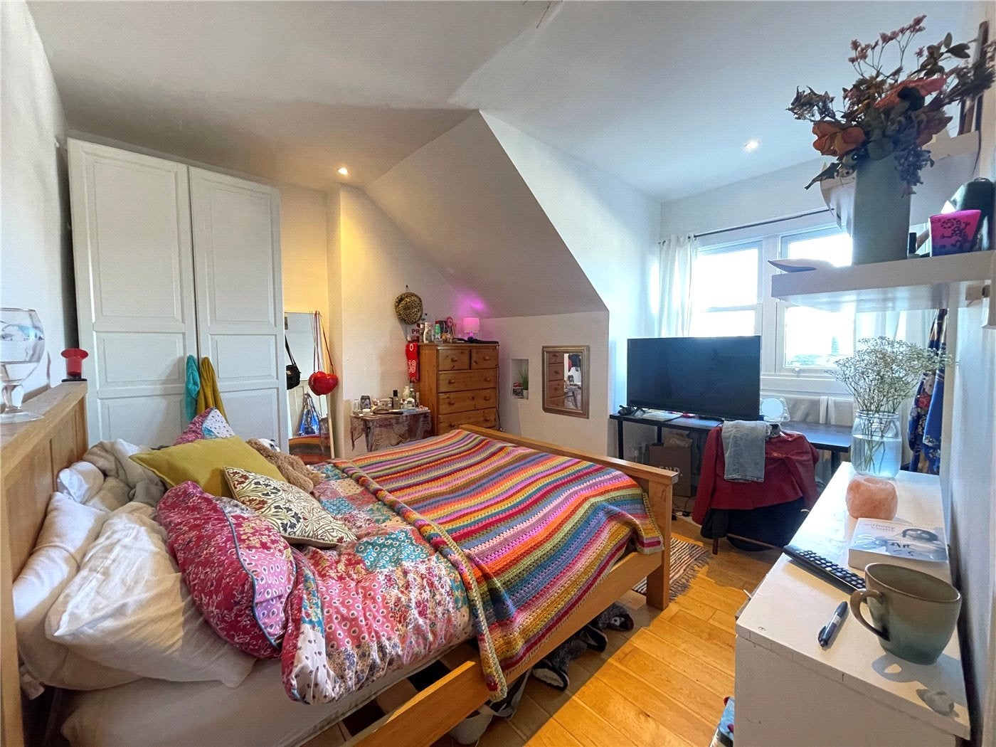 Flat Hillfield Avenue in Greater London