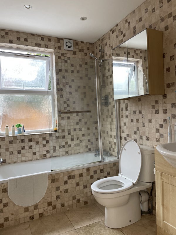 Room Lothrop Street in City of Westminster
