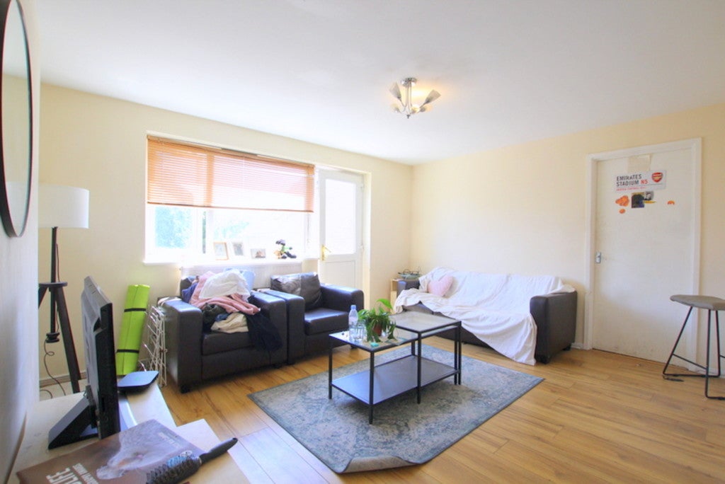 Flat Heathfield Drive in London