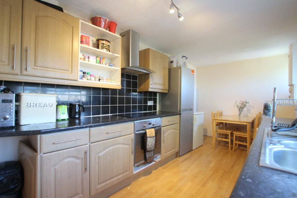 Flat Heathfield Drive in London