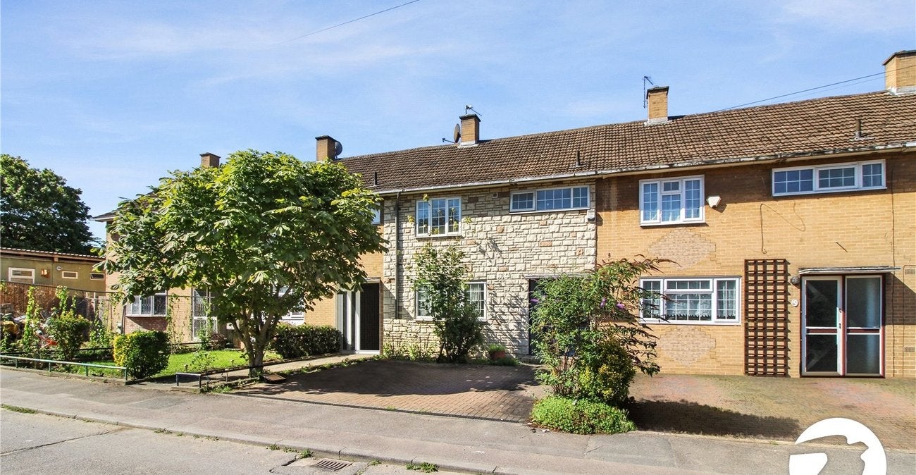 House Melfield Gardens in Greater London
