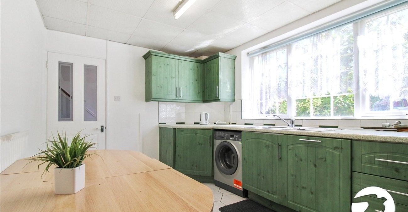 House Melfield Gardens in Greater London