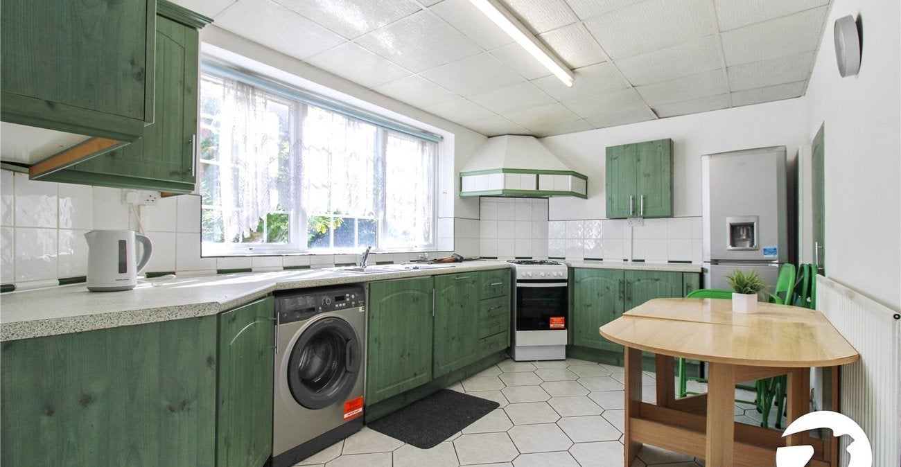 House Melfield Gardens in Greater London