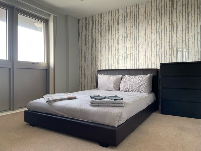 Flat Coster Avenue in Greater London